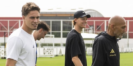 Tutti con Yildiz: la chiamata di Elkann, l'abbraccio di Sinner e il regalo di Natale per Spalletti