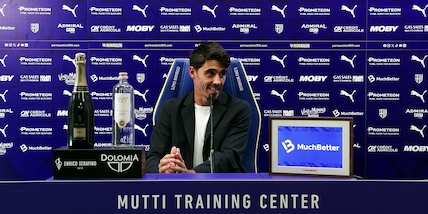Cuesta elogia Fabregas: "Il suo Como sa fare tutto"
