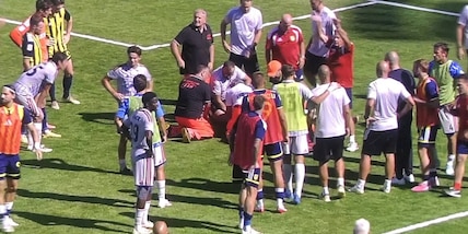 Malore in campo per Bozhinov e partita interrotta, paura in Serie B: cosa è successo