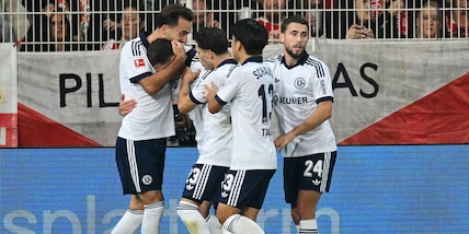 Gosens gol dell'ex, prima vittoria per lo Schalke. Vincono Siviglia e Rennes