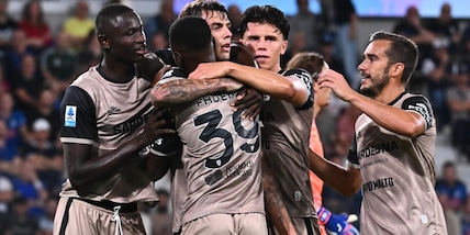 Il Cagliari vola e vince anche a Bergamo: Mendy e Maldini stendono l'Atalanta di Sarri