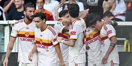 Roma in vetta, Torino colpito e affondato con Malen e Pisilli: Abate cade in casa