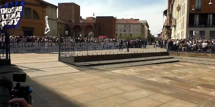 Juve e Milan: accoglienza serena ai funerali di Mazzola