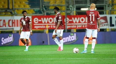 Parma-Torino 3-2: granata, difesa colabrodo. Il Parma vince all'88'.