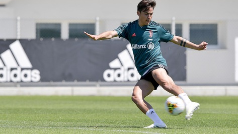 Juventus, Sarri riparte dal tridente CR7, Dybala e Douglas