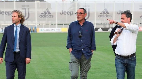 Se Sarri vince resta ma qualcuno parte: il piano della Juve