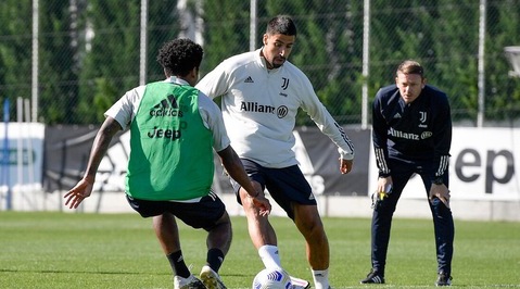 Juve, Dybala e Khedira fra i nodi. Richieste per Bernardeschi