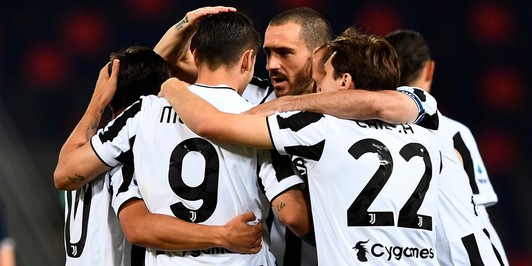 Ora la sfida Uefa: Juve in Champions, ma incombe la minaccia di squalifica