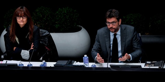 Le risposte di Agnelli agli azionisti: "Solo chi non fa non sbaglia. Le decisioni vanno contestualizzate"