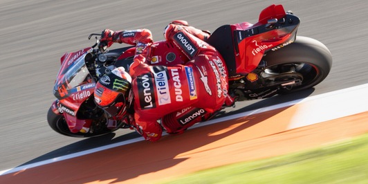 MotoGP: Quartararo-Bagnaia su e giù, ansia e riscatto a Valencia