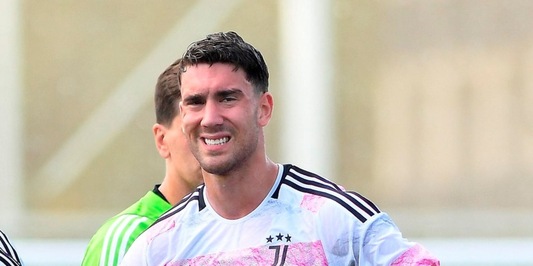 Juve bloccata senza blitz Psg-Vlahovic: Giuntoli cerca il suo primo "gol"