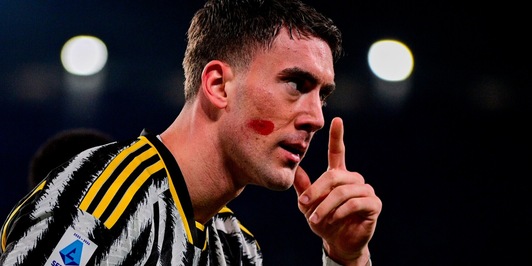 Vlahovic, l'esultanza e i 70 giorni: il dibattito e il pensiero critico