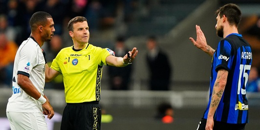 Il caso Acerbi non va archiviato: il razzismo si combatte anche a parole