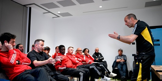 "Come si allena una grande squadra come la Juve": la lezione alla Continassa