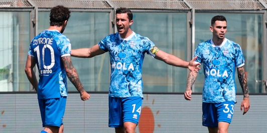 Como, serata da A. Brividi a Bari