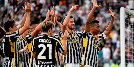 Juventus-Monza 2-0: la festa dello Stadium la firmano Chiesa e Alex Sandro