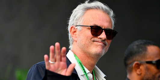 Mourinho al Fenerbahce, stipendio esagerato. Sarri aspetta la Serie A