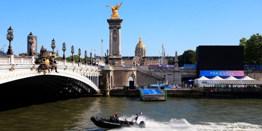 Senna, i parigini e la figura di... batterio alle Olimpiadi