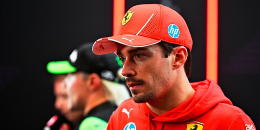 Leclerc predestinato o piagnucolone? L’ennesima protesta contro la Ferrari