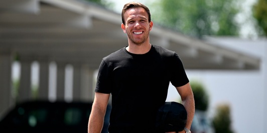 La Juve vende Arthur: accordo a un passo. E Danilo apre al Napoli…