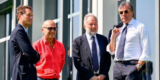 Elkann, doppia mossa Juve: bonus Champions da 65 milioni e non solo