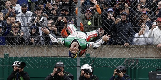 L'acrobazia di Zarco. Così Honda dà lo stop alla Ducati