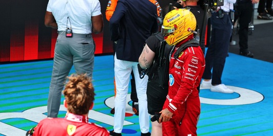 Hamilton da star a problema. Ferrari, cosa pensi di fare?