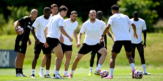 "Tre chili persi a fine partita, i pericoli e le strategie: il caldo la Juve lo affronterà così"