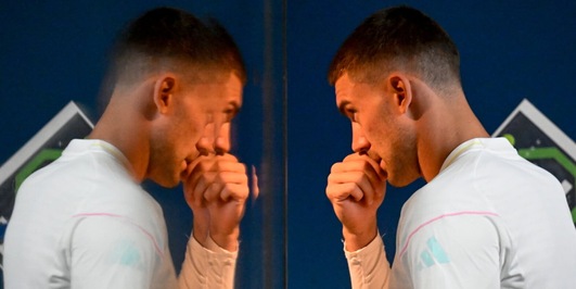 Vlahovic, tensioni e malumori: Hojlund stuzzica il Milan anche se Allegri…