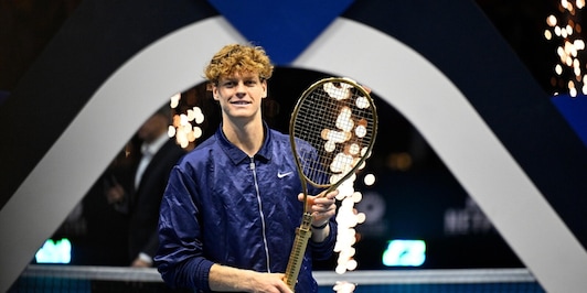 Sinner in versione mostro, Alcaraz si inchina al Re