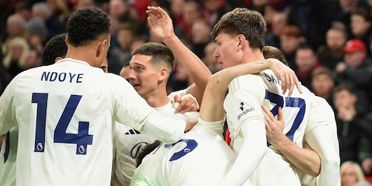 Savona stende il Liverpool con il suo Nottingham, Chelsea ok e vede la vetta. City: ko a Newcastle