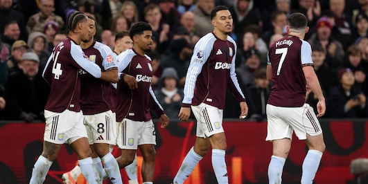 Rogers stende lo United, l'Aston Villa resta in scia di Arsenal e City: 7ª vittoria di fila!