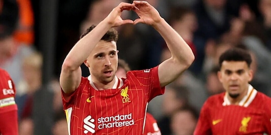 In campo per Diogo Jota: il gesto simbolico del Liverpool che commuove il mondo del calcio