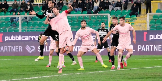 Guida alla 22ª giornata di Serie B. Si comincia con Bari-Palermo, derby Samp-Spezia da brividi