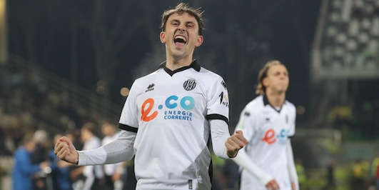 Il Cesena torna al successo e si rilancia, Pescara sempre più giù aspettando Insigne