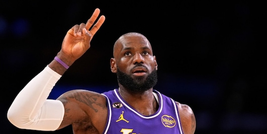 LeBron infinito, altro record! Holiday firma il successo di Portland. Cade OKC