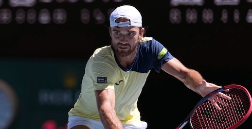 Machac, pantaloncini anni Settanta per Sinner e poi un tour de force a Doha