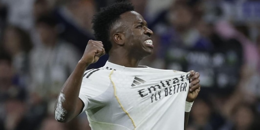 Doppio Vinicius e Valverde ribaltano l’Atletico: a Simeone non basta Lookman. Ok Barcellona