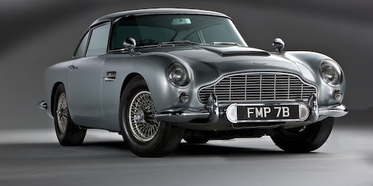 James Bond, dalle mitiche Aston Martin alla Denza! Le auto di Daniel Craig