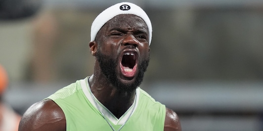 Tiafoe, l’altra America per Sinner: la dura infanzia, il talento grezzo e un’anima fuori schema