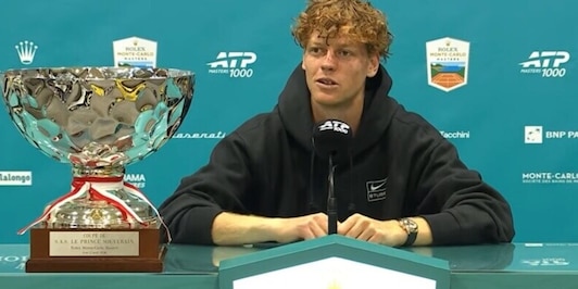 Sinner: "Mi serve tempo per realizzare quello che è successo". Alcaraz: "Ha il gioco per vincere ovunque"
