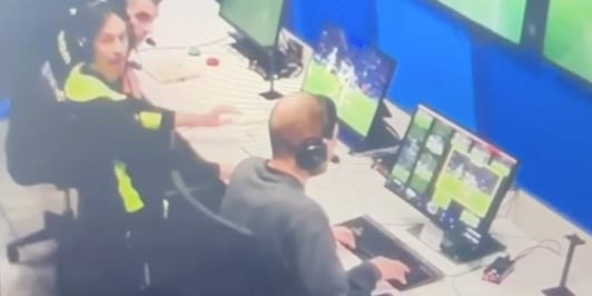 Un codice segreto in Sala Var per pilotare gli arbitraggi: il clamoroso retroscena, “come il Gioca Jouer”
