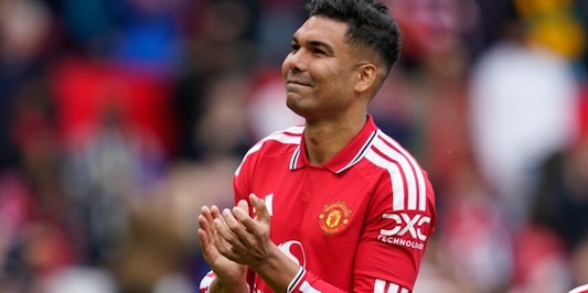 Manchester Utd, gioia e addio: che commozione per Casemiro. Psg ko nel derby, Siviglia salvo