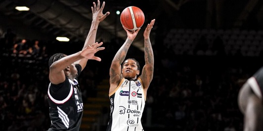 Nebbia su Bologna: Edwards stecca e Trento se la gode