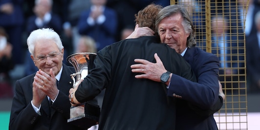 Sinner cambia ritmo, il piano prima dell’assalto al Roland Garros. E l’ex coach emoziona tutti