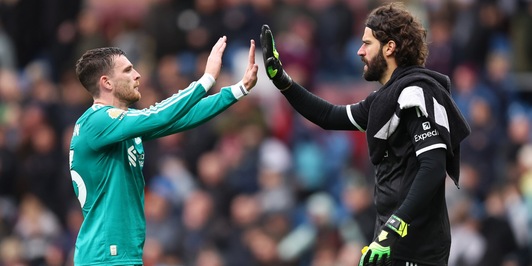 Alisson e Robertson, doppio schiaffo Juve: Spalletti spiazzato. Elkann prende posizione su Comolli