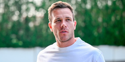 L'ultima mossa di Comolli si ritorce contro la Juve: Arthur adesso è un problema in più