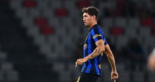 Inter, subito Stones! Betis piegato nel finale, nerazzurri pronti per il campionato