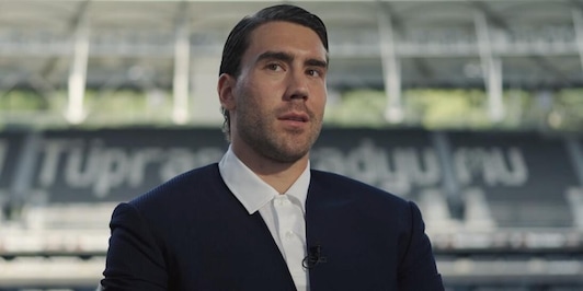 Vlahovic, messaggio alla Juve: "Panchinato solo per questo. Mai parlato di rinnovo, qui mi vogliono"