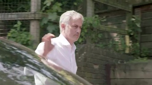 Jaguar porta José Mourinho a scuola